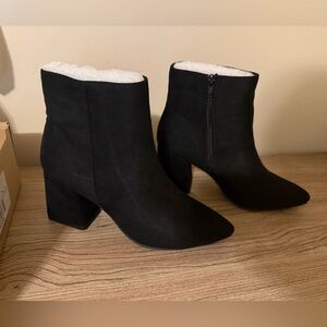 Journee Collection Sorren Black Ankle Booties Women’s Size 7